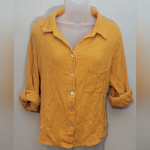 VTG Kleio button down light weight top, mustard color, textured material
